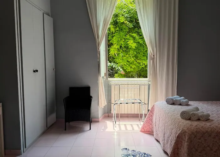 Tarshito Gallery House 4*
