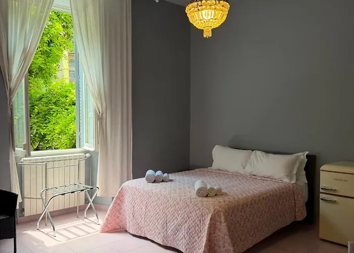 Tarshito Gallery House רומא
