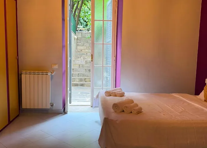 Tarshito Gallery House 4*