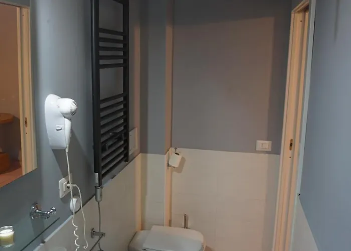 בית הארחה Tarshito Gallery House 4*